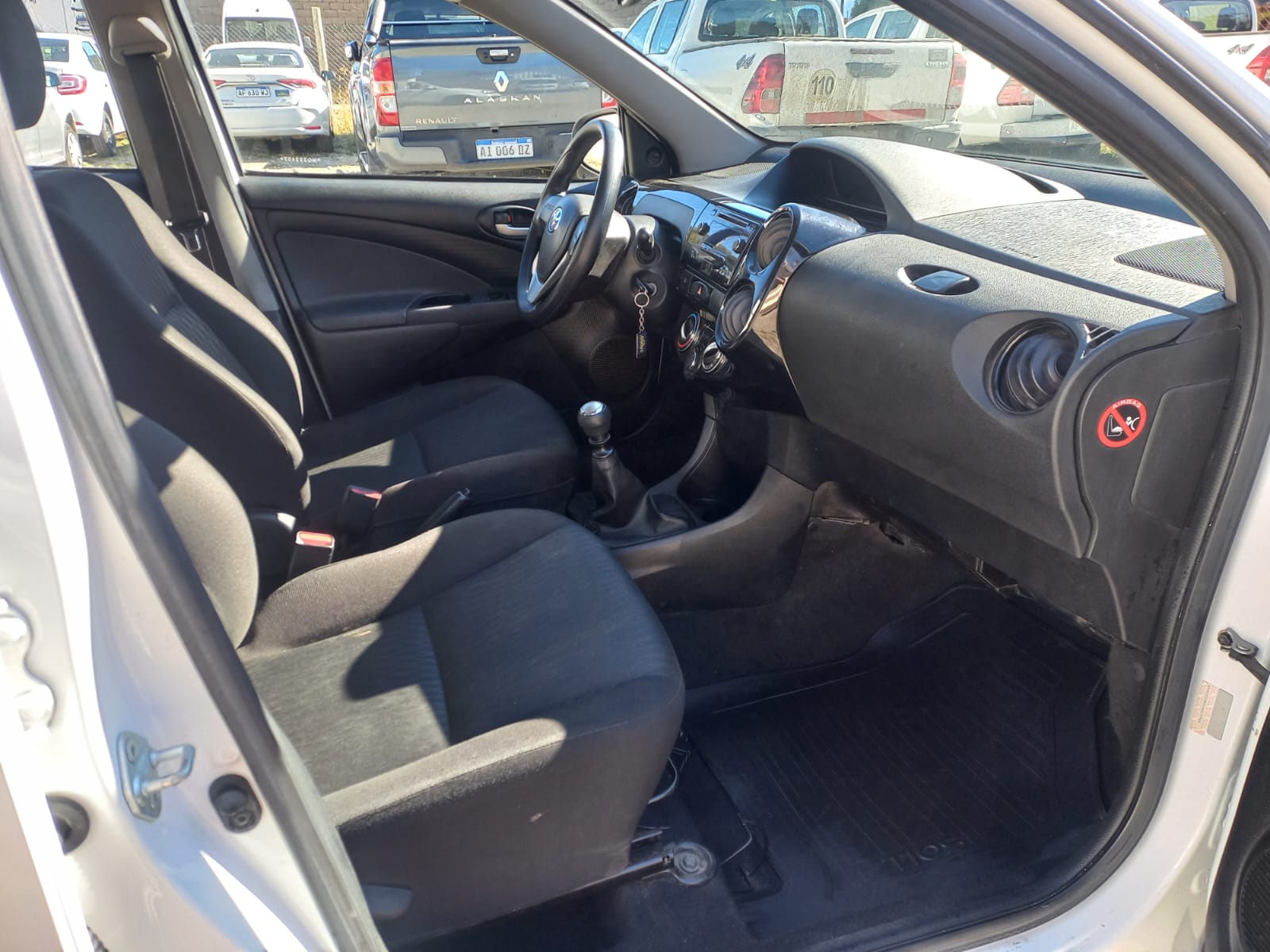 Toyota ETIOS X 1.5 6M/T 5P